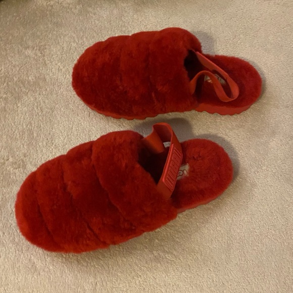 Red UGG SUPER FLUFF slippers, brand new. PERFECT BACHELORETTE GIFT - Picture 2 of 4